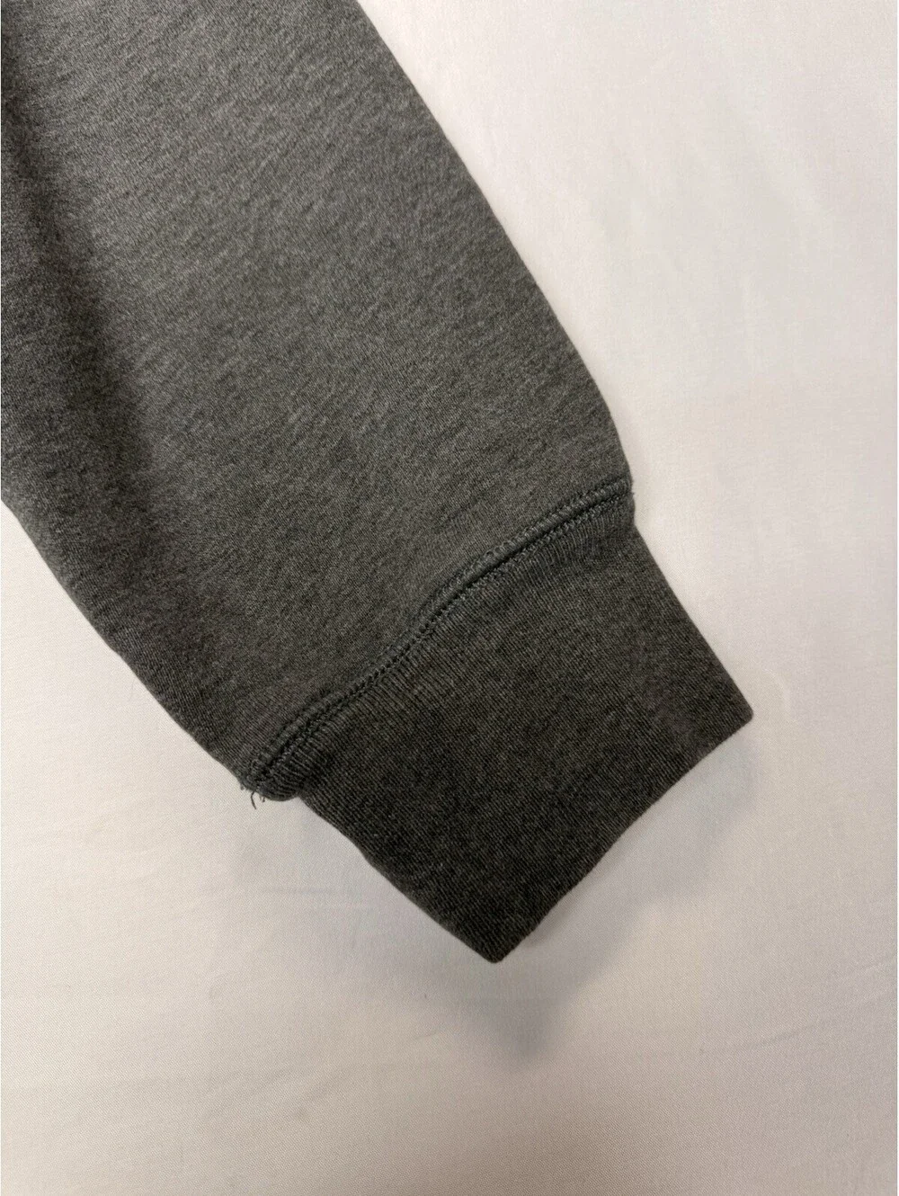 Men’s Banana Republic Pull Over Top Gray Small